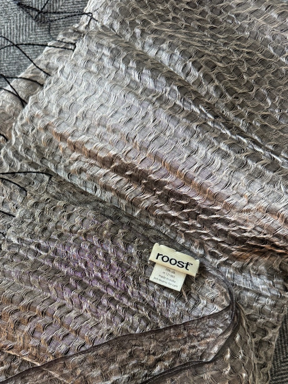 NWOT, ROOST, STUNNING ALCHEMY SCARF, LIGHTLY WOVEN PEWTER METALLIC W/FRINGE ENDS - Picture 5 of 12